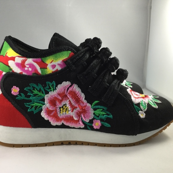 Embroidered Canvas Sneakers - Picture 5 of 8